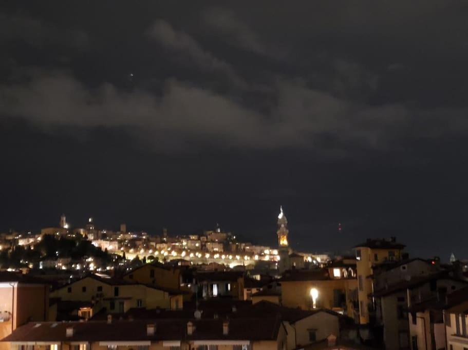 "La Me Ca" Intero Appartamento In Centro Con Vista Sui Colli แบร์กาโม ภายนอก รูปภาพ