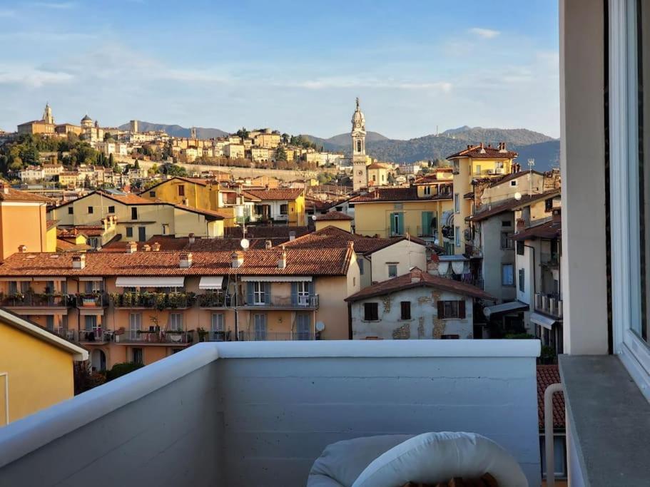 "La Me Ca" Intero Appartamento In Centro Con Vista Sui Colli แบร์กาโม ภายนอก รูปภาพ